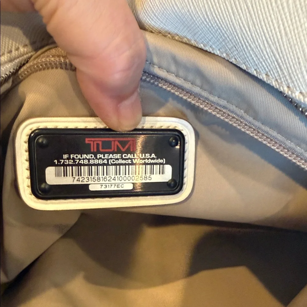 Tumi Cream Leather laptop businessTravel Tote Bag - Picture 9 of 9